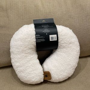 NWT Ugg travel pillow. Camel faux suede with Faux shearling on other side.